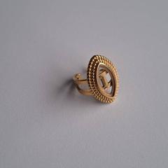 Ringa Goudkleurig metaal, zonder steen, rapporterat av TheaterHangaar med iLost