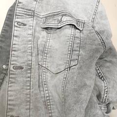 Oblečení - Jeansvest, jak nahlášeno Regio Antwerpen - Brussel pomocí iLost