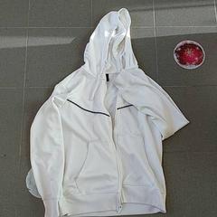Kleding - Vest, ha sido reportado por Centraal magazijn con iLost