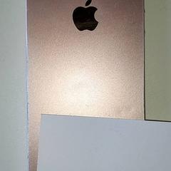 Smartphone roze Apple, segons ha informat Centraal magazijn mitjançant iLost