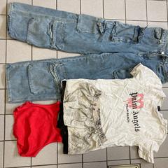 Roupa White Blue Red, segundo informou Ramada by Wyndham Amsterdam Airport Schiphol usando iLost