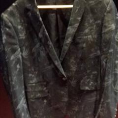 Jaqueta de vestit colbeet, segons ha informat TivoliVredenburg mitjançant iLost