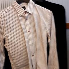 Camisola, Camisa, Roupa & Calças, como reportado por Leonardo Royal Hotel Amsterdam utilizando o iLost