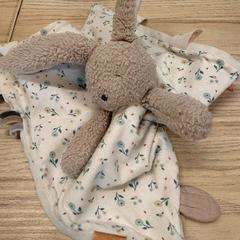 Doudou  lapin, segons ha informat IKEA Liège mitjançant iLost