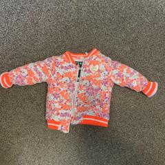 Jakke, som rapportert av Burgers' Zoo ved bruk av iLost