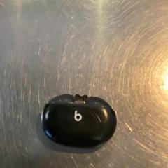 Audífonos, ha sido reportado por MEININGER Hotel Heidelberg Hauptbahnhof con iLost