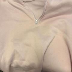 Mikina pink, jak nahlášeno Ramada by Wyndham Amsterdam Airport Schiphol pomocí iLost