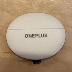 Fülhallgató Oneplus, amint azt Pathé Utrecht Leidsche Rijn az iLost segítségével jelentette.