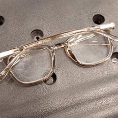 Glasögon, rapporterat av IKEA Caen Fleury-sur-Orne med iLost