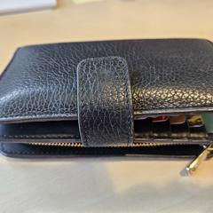 Portemonnee zwart tnv Vera Voorwinde, som rapportert til iLost