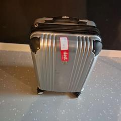 İLost kullanarak Room Mate Bruno tarafından bildirildiği gibi Bavul