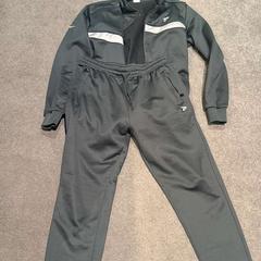 Trainingsanzug Trainingspak, gemeldet von Van der Valk Hotel Deventer über iLost