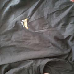 Roupa trui, como reportado por Regio Limburg - Leuven utilizando o iLost