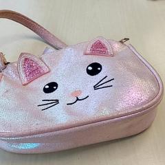 Bolsa - Handtas kind roze, ha sido reportado por Regio Oost-Vlaanderen con iLost