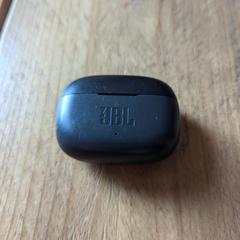 JBL oortjes case, jak bylo nahlášeno na iLost