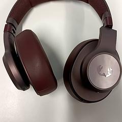 Headphones, as reported by Vrije Universiteit Brussel (VUB) using iLost