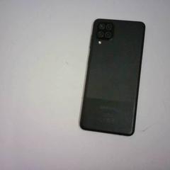 Mobiltelefon zwart Samsung, gemeldet von Bobbejaanland über iLost