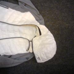 Veste, a été signalé par SnowWorld Landgraaf utilisant iLost