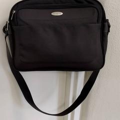 حقائب حمل وحقائب اليد Zwart samsonite، كما تم الإبلاغ عنه بواسطة Arriva Infoshop Enschede عبر iLost