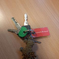 Klíčenka Sleutelbos gevonden op TU Campus, jak nahlášeno TU/e - Receptie Pendulum pomocí iLost