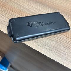 Calculatrice black, a été signalé par Vrije Universiteit Brussel (VUB) utilisant iLost