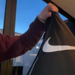 Turnzak Nike, gisa salatu by Regio Limburg - Leuven iLost erabiliz