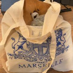 Saco Avec coussin et thé dedans, como reportado por MEININGER Hotel Marseille Centre la Joliette utilizando o iLost