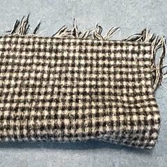 Roupa - Sjaal, segundo informou Regio Oost-Vlaanderen usando iLost