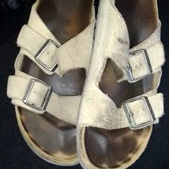 Scarpe, come riportato da TivoliVredenburg utilizzando iLost