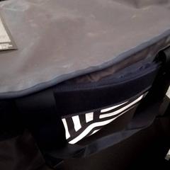 Travel bag Donkerblauw/grijs, as reported by Qbuzz Fryslân using iLost