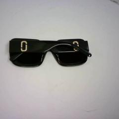Gafas de sol, segundo informou Bobbejaanland usando iLost