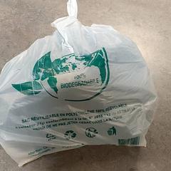 가방 - Plastiek tas, iLost를 사용하여 Regio Oost-Vlaanderen에 보고됨