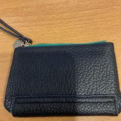 Portemonnee op naam van Williams uit UK, iLost를 사용하여 Gemeente Amsterdam에 보고됨