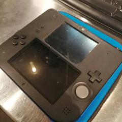 Nintendo 2DS + case + games, as reported by MEININGER Hotel Bruxelles Gare du Midi using iLost