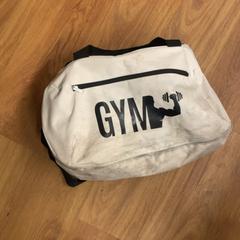 حقائب حمل وحقائب اليد، كما تم الإبلاغ عنه بواسطة HTM عبر iLost