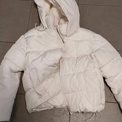 Jas wit, como reportado por Centraal magazijn utilizando o iLost