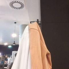 Rollneck pullover, come riportato da MEININGER Hotel Vienna Downtown Franz utilizzando iLost