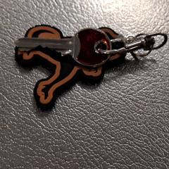 Klíč met hanger, jak nahlášeno IKEA Amsterdam pomocí iLost