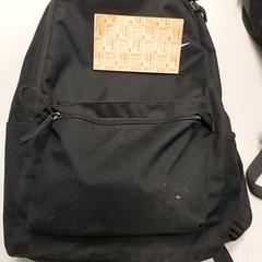 Mochila, como reportado por Regio West-Vlaanderen utilizando o iLost