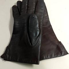 Vestiario - handschoenen, come riportato da Centraal magazijn utilizzando iLost