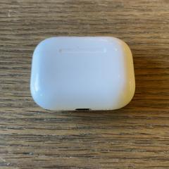 Earpods White, as reported by MEININGER Hotel Berlin East Side Gallary using iLost