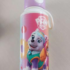 Šálek na pití drinkf, jak nahlášeno Madurodam pomocí iLost