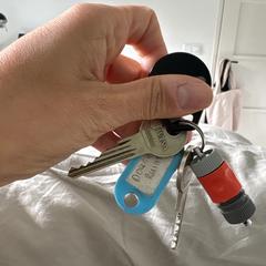 Sleutels met tag Douche ruimte, segons s'ha informat a iLost