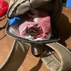 Sac Beige tas met spullen, a été signalé par Pinkpop utilisant iLost