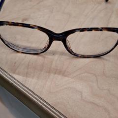 Lunette de vue, segundo informou IKEA Lyon Grand Parilly usando iLost