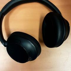 Koptelefoon // headphones Sony, som rapportert av Vrije Universiteit Brussel (VUB) ved bruk av iLost