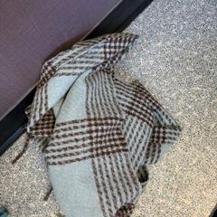 Kläder, rapporterat av Regio Oost-Vlaanderen med iLost