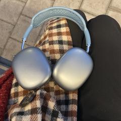 Koptelefoon op Hasselt station がiLostに報告されました