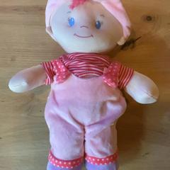 شخصيات الأكشن والدمى والحيوانات المحشوة والدمى Pink doll، كما تم الإبلاغ عنه بواسطة MEININGER Hotel Köln West عبر iLost