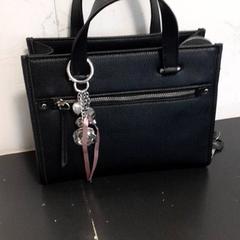 Handtas, rapporterat av Qbuzz servicepunt  Emmen med iLost